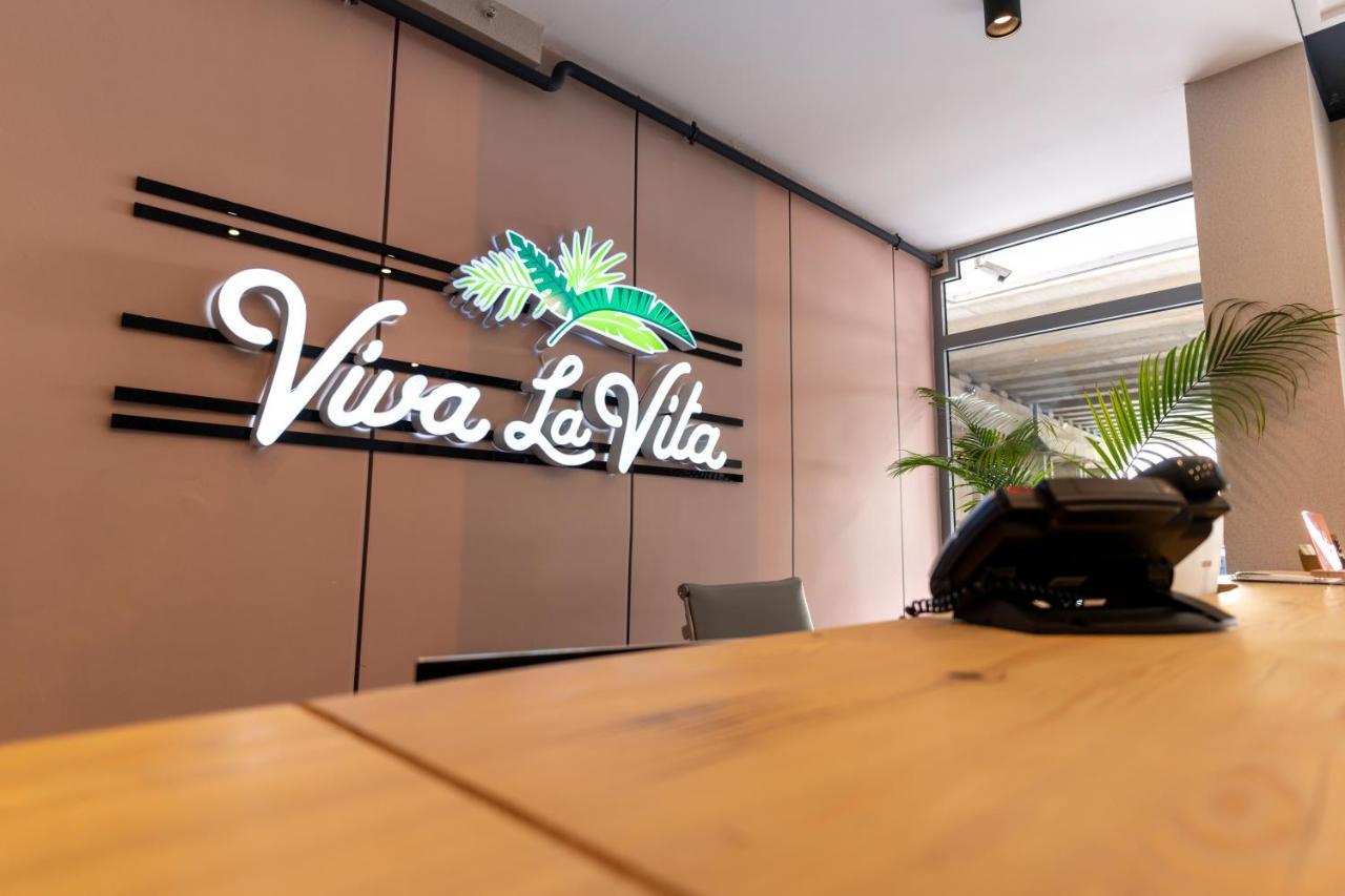 Viva La Vita Hotel Izmir Exterior photo